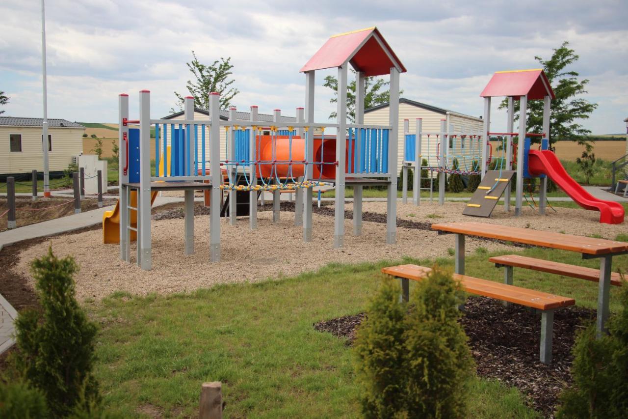 Merlin'S Camp Znojmo Eksteriør billede
