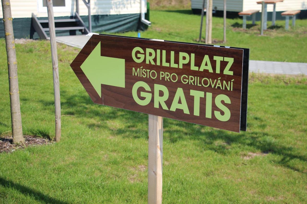 Merlin'S Camp Znojmo Eksteriør billede
