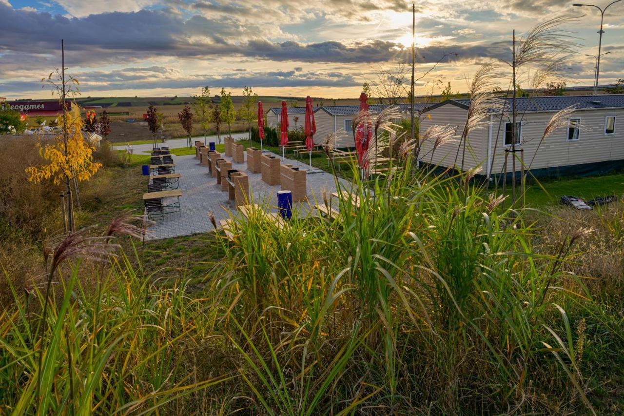 Merlin'S Camp Znojmo Eksteriør billede